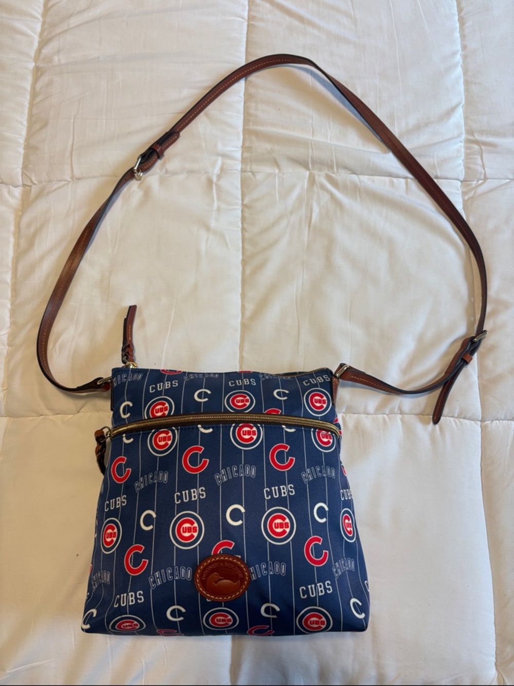 Dooney And Bourke Chicago Cubs Shoulder Bag Blue MLB Officially
Licensed. NWOT. - Picture 5 of 11